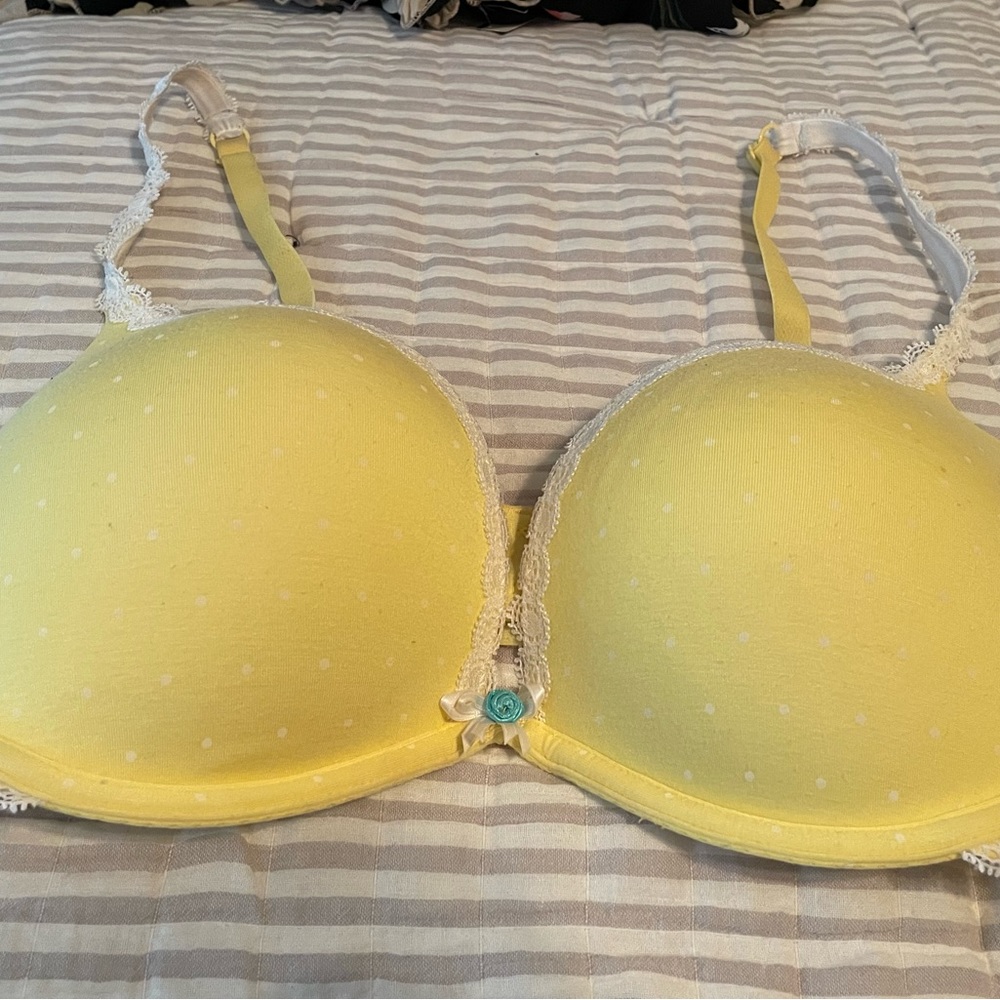 Pale yellow Padded Victorias Secret bra